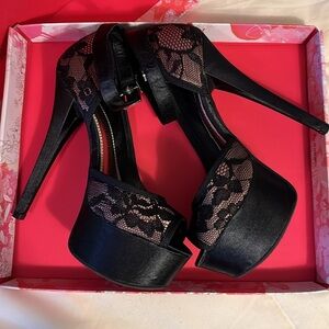 Chinese Laundry Platforms